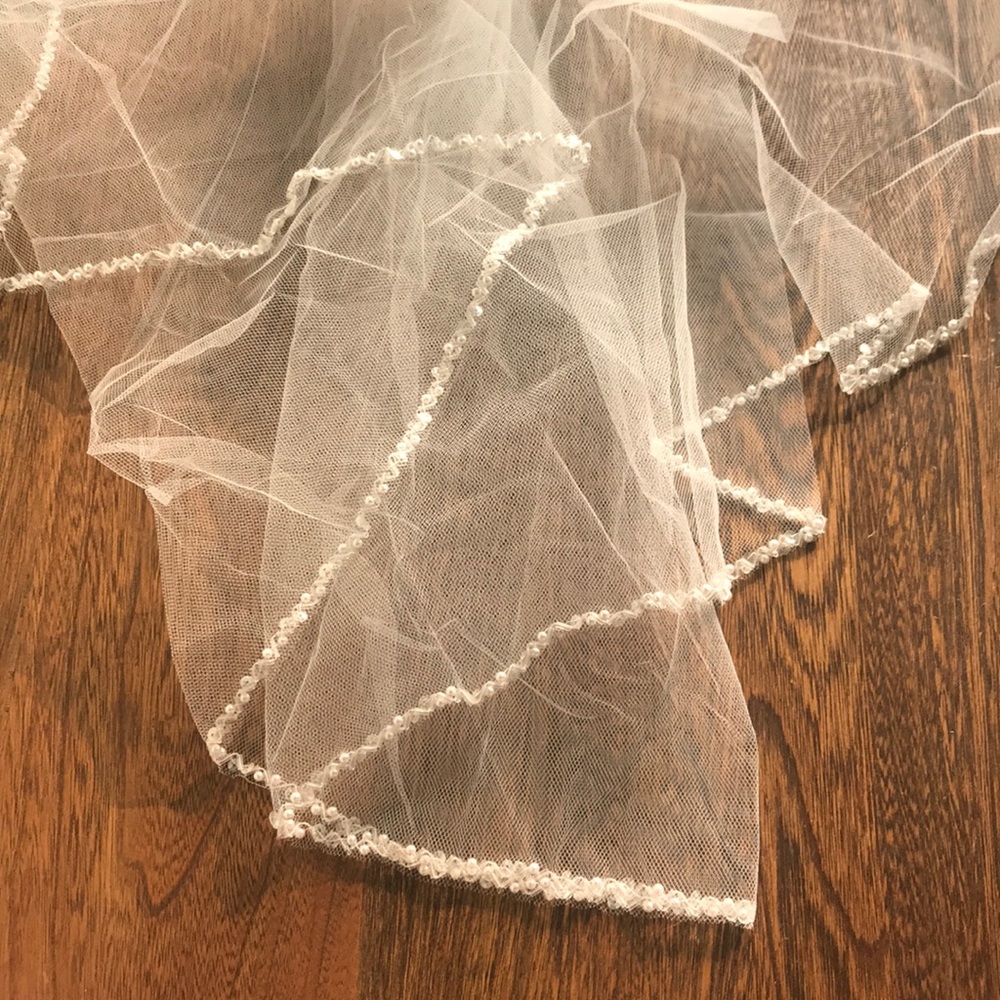 Bridal veil with headband and comb - Picture 3 of 4